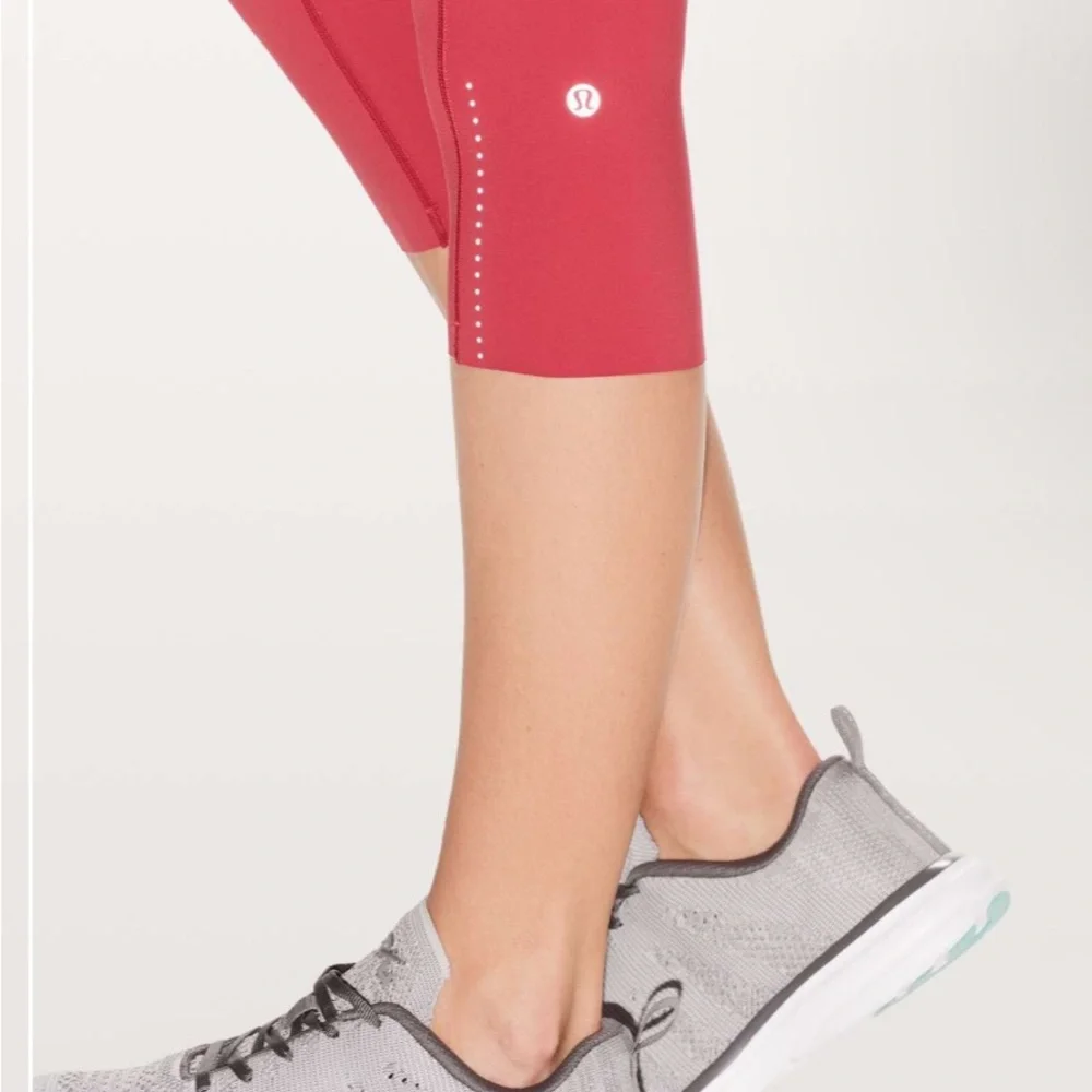 Euc Lululemon Fast & Free Crop II *Nulux 19